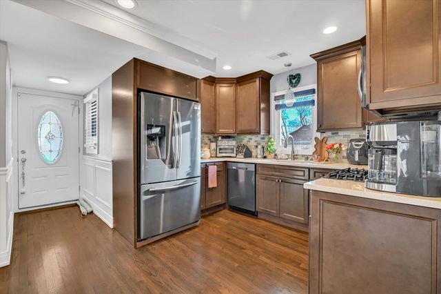 7964 Lavergne Avenue, Burbank, IL 60459