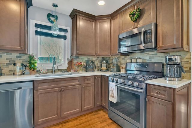 7964 Lavergne Avenue, Burbank, IL 60459