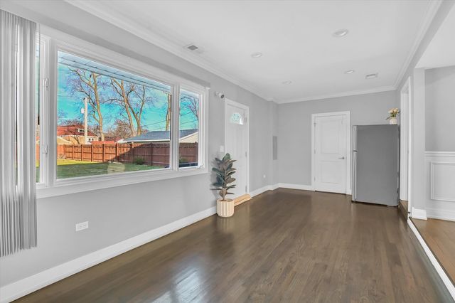 7964 Lavergne Avenue, Burbank, IL 60459