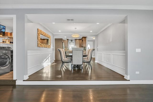 7964 Lavergne Avenue, Burbank, IL 60459