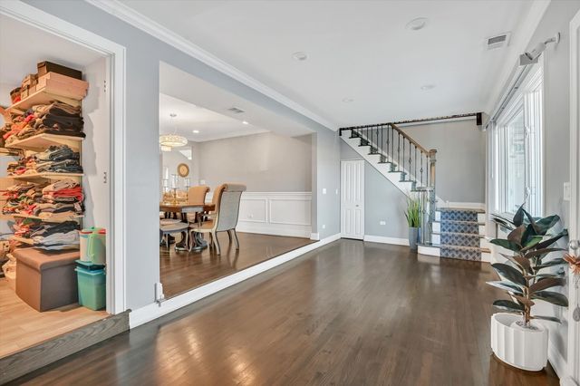 7964 Lavergne Avenue, Burbank, IL 60459