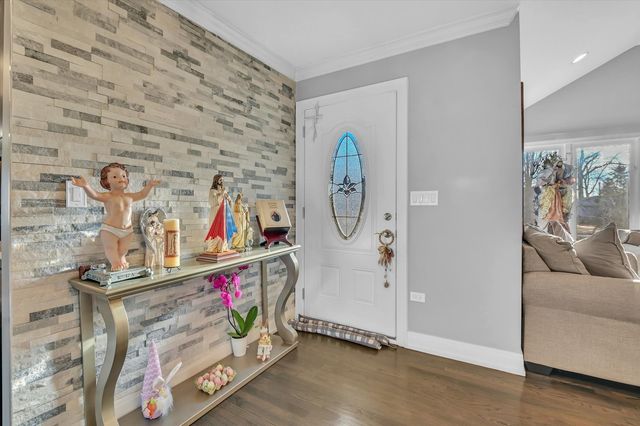 7964 Lavergne Avenue, Burbank, IL 60459