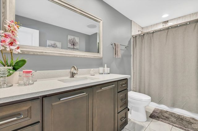 7964 Lavergne Avenue, Burbank, IL 60459