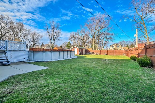 7964 Lavergne Avenue, Burbank, IL 60459