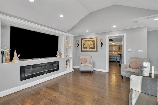 7964 Lavergne Avenue, Burbank, IL 60459