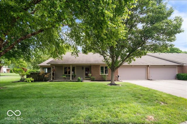 7438 Prairie Lake Drive, Indianapolis, IN 46256