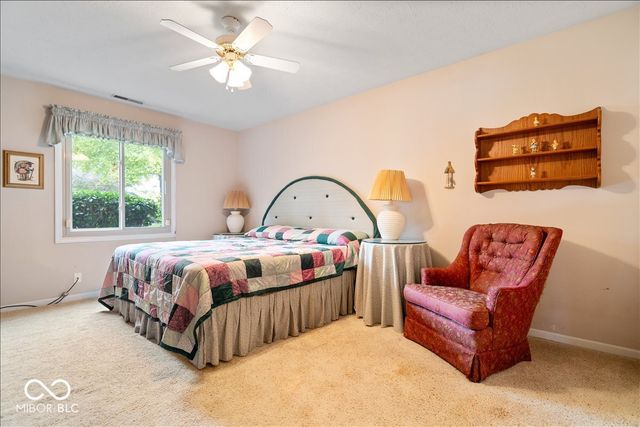 7438 Prairie Lake Drive, Indianapolis, IN 46256