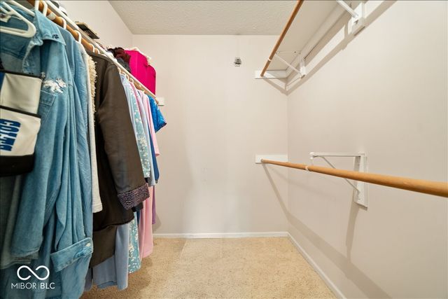 7438 Prairie Lake Drive, Indianapolis, IN 46256