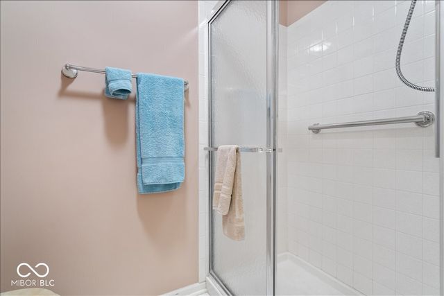 7438 Prairie Lake Drive, Indianapolis, IN 46256