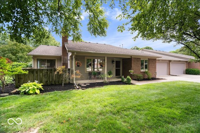 7438 Prairie Lake Drive, Indianapolis, IN 46256
