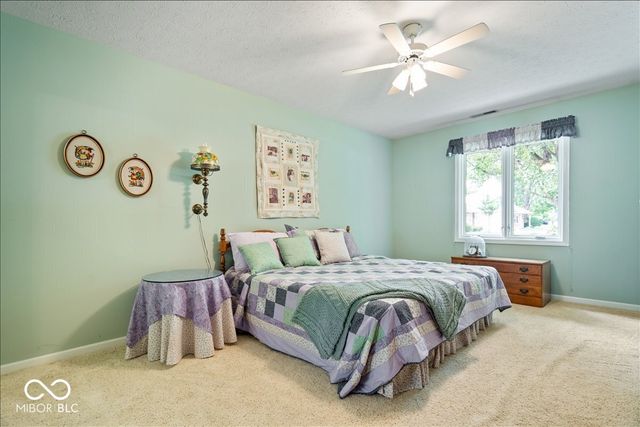 7438 Prairie Lake Drive, Indianapolis, IN 46256