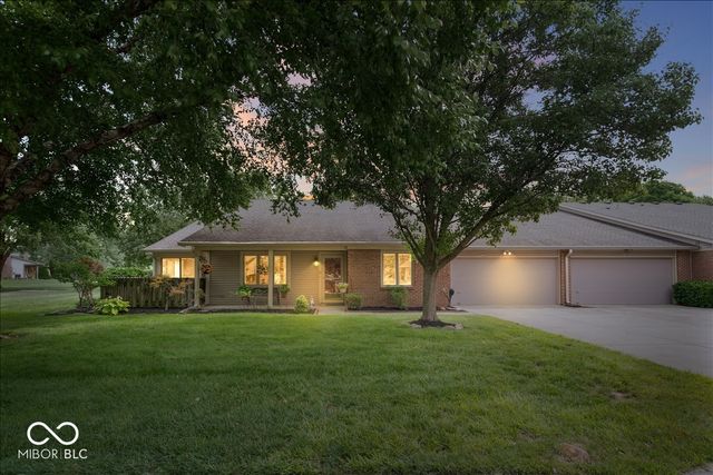 7438 Prairie Lake Drive, Indianapolis, IN 46256