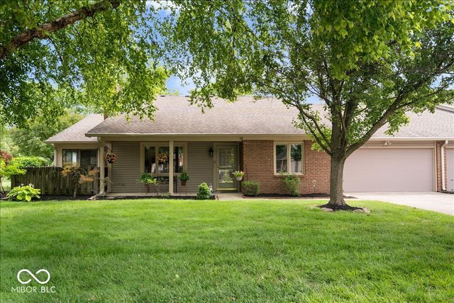 7438 Prairie Lake Drive, Indianapolis, IN 46256