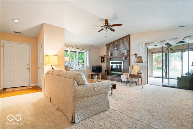 7438 Prairie Lake Drive, Indianapolis, IN 46256