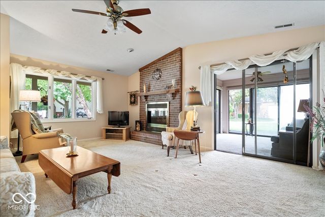 7438 Prairie Lake Drive, Indianapolis, IN 46256