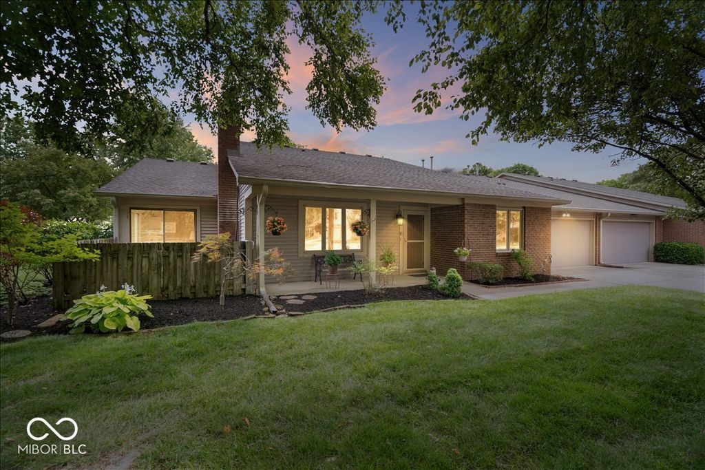 7438 Prairie Lake Drive, Indianapolis, IN 46256
