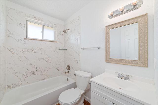 563 Slumberwood Drive, Houston, TX 77013