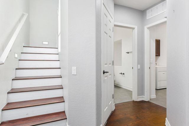 26313 N BABBLING BROOK Drive, Phoenix, AZ 85083