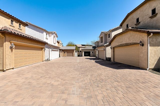 26313 N BABBLING BROOK Drive, Phoenix, AZ 85083