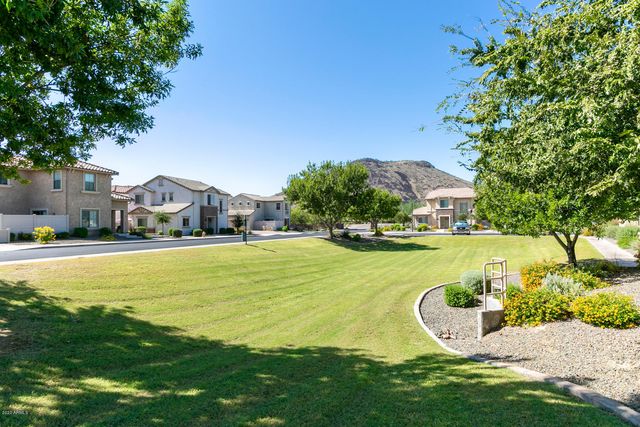 26313 N BABBLING BROOK Drive, Phoenix, AZ 85083