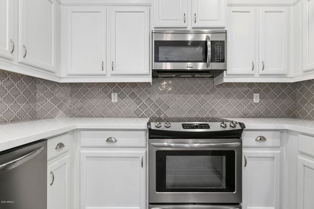 26313 N BABBLING BROOK Drive, Phoenix, AZ 85083