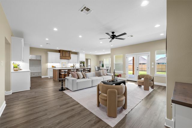 929 Northern Dancer Drive, Hewitt, TX 76643