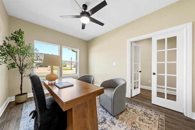 929 Northern Dancer Drive, Hewitt, TX 76643