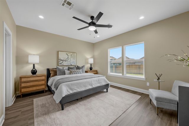 929 Northern Dancer Drive, Hewitt, TX 76643