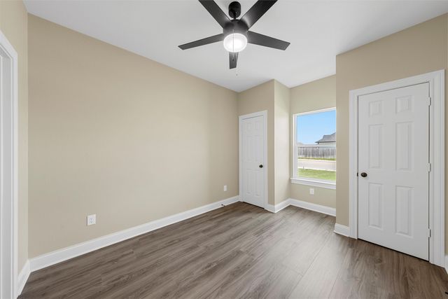 929 Northern Dancer Drive, Hewitt, TX 76643