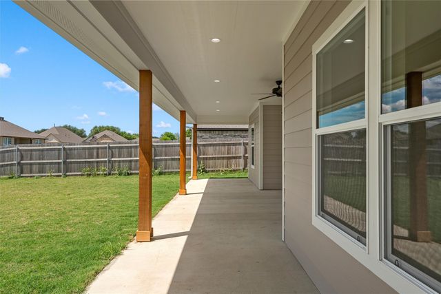 929 Northern Dancer Drive, Hewitt, TX 76643