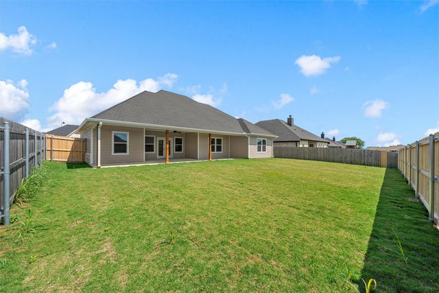 929 Northern Dancer Drive, Hewitt, TX 76643