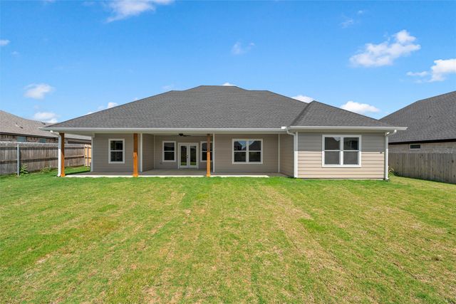 929 Northern Dancer Drive, Hewitt, TX 76643