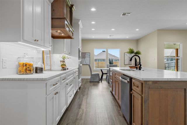 929 Northern Dancer Drive, Hewitt, TX 76643