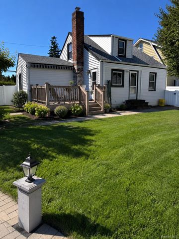 50 Notre Dame Avenue, Hicksville, NY 11801