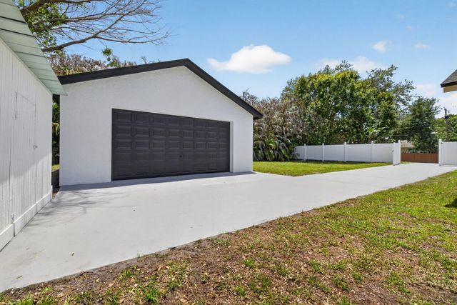 1721 SW Ocean Cove Avenue, Port St. Lucie, Port St Lucie, FL 34953