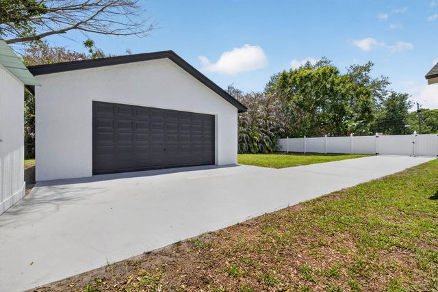 1721 SW Ocean Cove Avenue, Port St. Lucie, Port St Lucie, FL 34953