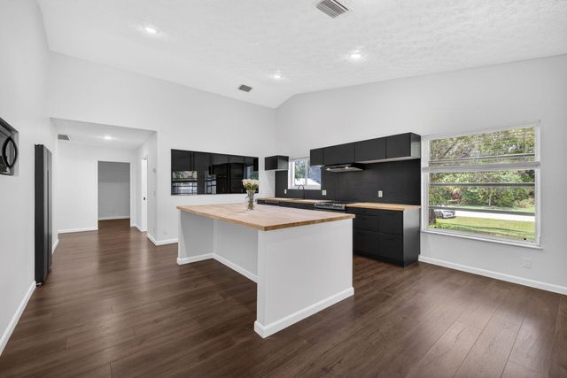 1721 SW Ocean Cove Avenue, Port St. Lucie, Port St Lucie, FL 34953