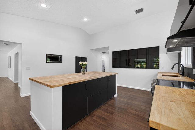 1721 SW Ocean Cove Avenue, Port St. Lucie, Port St Lucie, FL 34953
