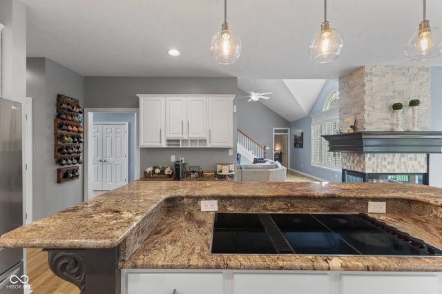 4627 Ridgewood Drive, Zionsville, IN 46077