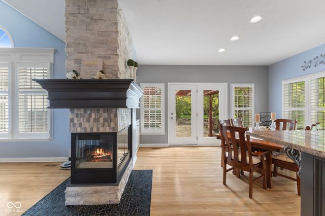 4627 Ridgewood Drive, Zionsville, IN 46077