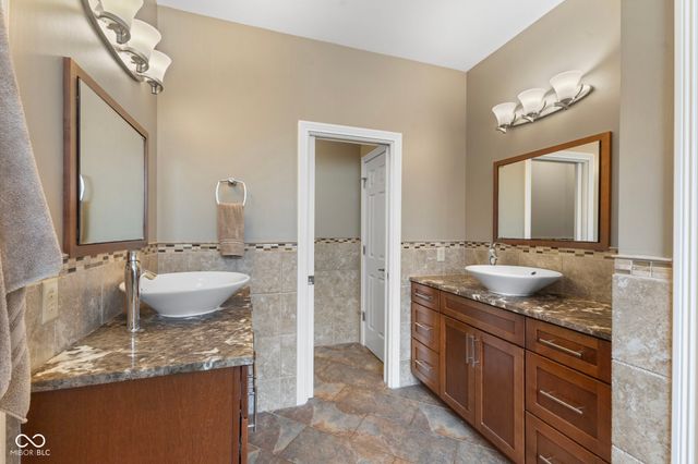 4627 Ridgewood Drive, Zionsville, IN 46077