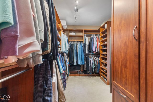4627 Ridgewood Drive, Zionsville, IN 46077