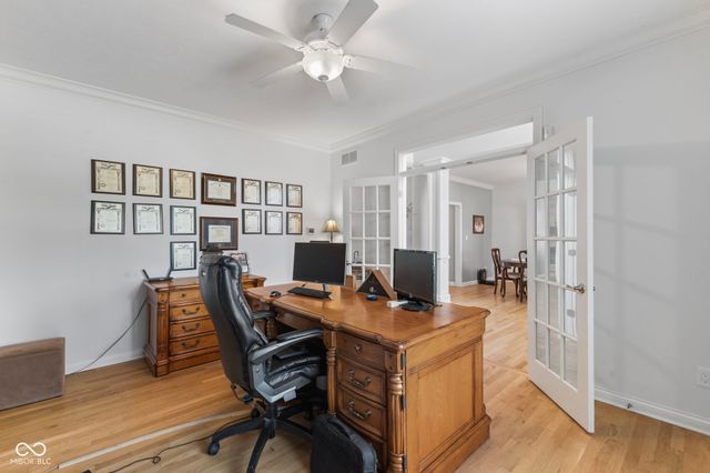 4627 Ridgewood Drive, Zionsville, IN 46077