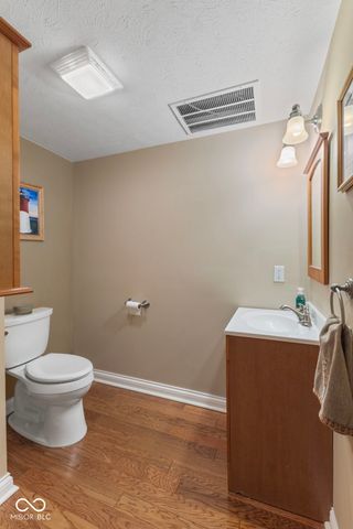 4627 Ridgewood Drive, Zionsville, IN 46077
