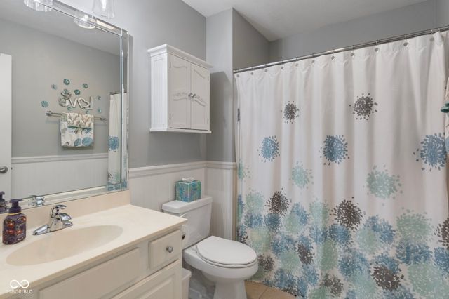 4627 Ridgewood Drive, Zionsville, IN 46077