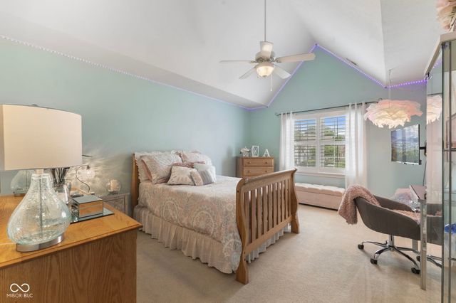 4627 Ridgewood Drive, Zionsville, IN 46077