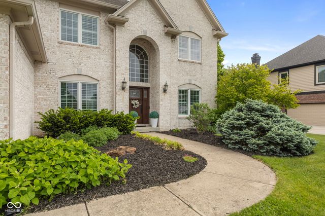4627 Ridgewood Drive, Zionsville, IN 46077
