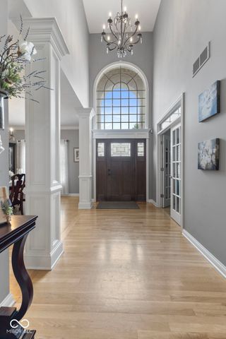 4627 Ridgewood Drive, Zionsville, IN 46077