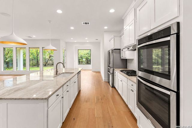 563 TALMADGE LN, Shavano Park, TX 78249