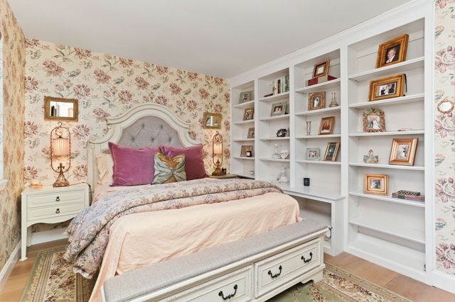 376 Knapps Highway 376, Fairfield, CT 06825